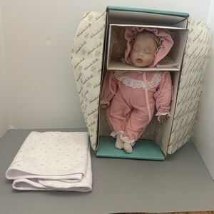 Knowles Elizabeth’s Homecoming Porcelain Doll Newborn Baby Book Treasures 1989